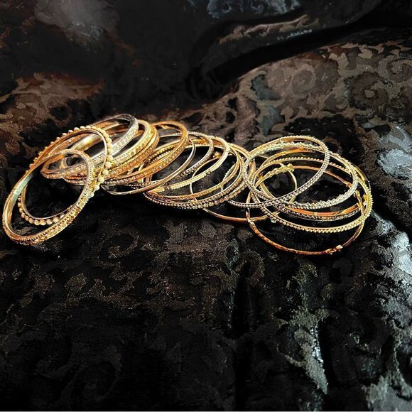 Jewelry - An Armful of Sparkly, Shiny Bangles